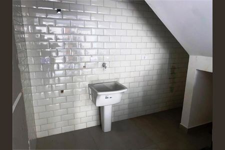 Casa à venda com 3 quartos, 143m² em Jardim Regis, São Paulo