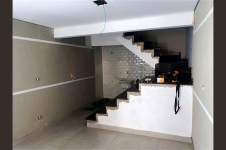 Casa à venda com 3 quartos, 143m² em Jardim Regis, São Paulo