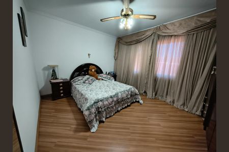 Casa à venda com 3 quartos, 238m² em Vila Cecilia Maria, Santo André