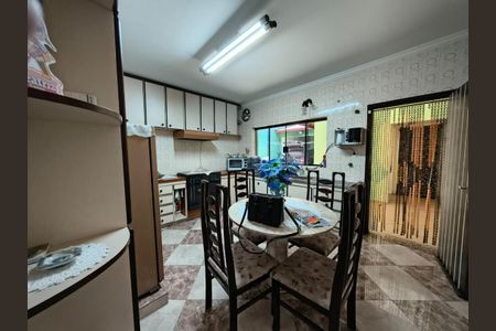 Casa à venda com 3 quartos, 238m² em Vila Cecilia Maria, Santo André