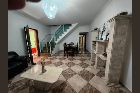 Casa à venda com 3 quartos, 238m² em Vila Cecilia Maria, Santo André