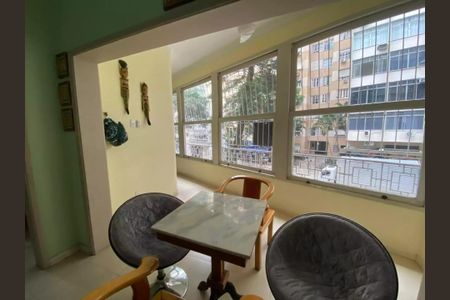 Apartamento à venda com 208m², 4 quartos e 1 vaga