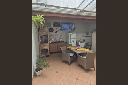 Casa de condomínio à venda com 180m², 3 quartos e 2 vagas