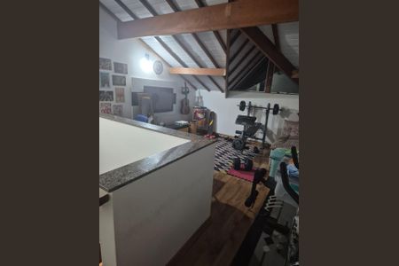Casa de condomínio à venda com 180m², 3 quartos e 2 vagas