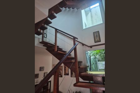 Casa de condomínio à venda com 180m², 3 quartos e 2 vagas