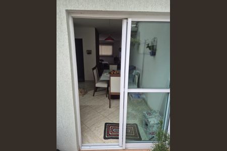 Casa de condomínio à venda com 180m², 3 quartos e 2 vagas