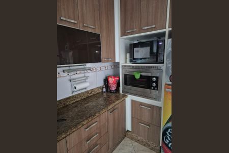 Casa de condomínio à venda com 180m², 3 quartos e 2 vagas
