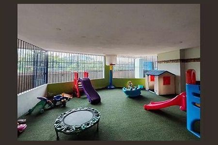 Apartamento à venda com 70m², 2 quartos e 1 vaga
