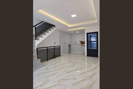 Casa à venda com 150m², 3 quartos e 2 vagas