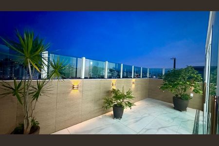 Apartamento à venda com 160m², 3 quartos e 3 vagas Apartamento à venda com 160m², 3 quartos e 3 vagasTerraço