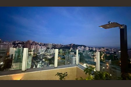 Apartamento à venda com 160m², 3 quartos e 3 vagas Apartamento à venda com 160m², 3 quartos e 3 vagasVista