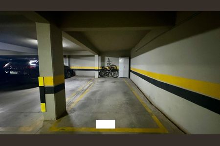 Apartamento à venda com 160m², 3 quartos e 3 vagas Apartamento à venda com 160m², 3 quartos e 3 vagasVagas de garagem