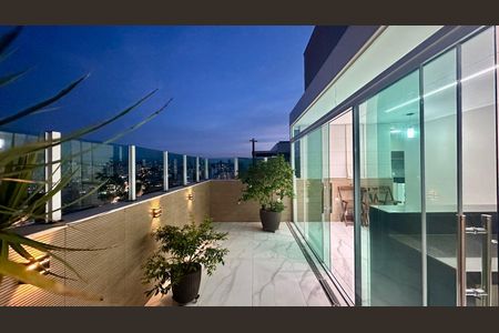 Apartamento à venda com 160m², 3 quartos e 3 vagas Apartamento à venda com 160m², 3 quartos e 3 vagasTerraço