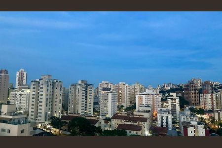 Apartamento à venda com 160m², 3 quartos e 3 vagas Apartamento à venda com 160m², 3 quartos e 3 vagasVista