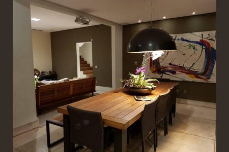 Casa à venda com 4 quartos, 354m² em Santa Lúcia, Belo Horizonte