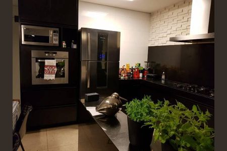 Casa à venda com 4 quartos, 354m² em Santa Lúcia, Belo Horizonte