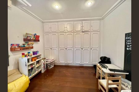 Apartamento à venda com 210m², 3 quartos e 1 vaga