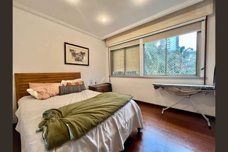 Apartamento à venda com 210m², 3 quartos e 1 vaga
