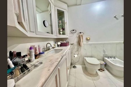 Apartamento à venda com 210m², 3 quartos e 1 vaga