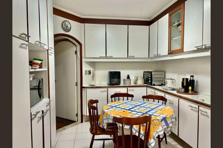 Apartamento à venda com 210m², 3 quartos e 1 vaga