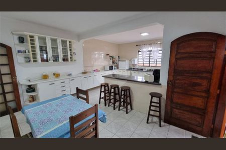 Casa à venda com 300m², 3 quartos e 2 vagas