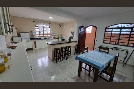 Casa à venda com 300m², 3 quartos e 2 vagas