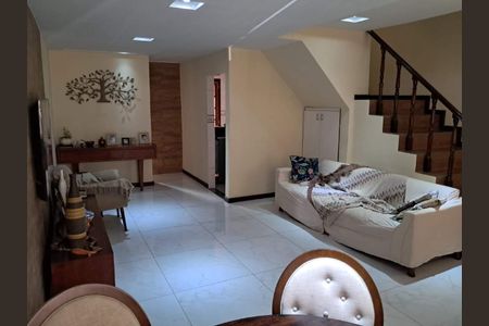 Casa à venda com 3 quartos, 160m² em Tanque, Rio de Janeiro