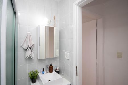 Apartamento à venda com 61m², 2 quartos e sem vaga Apartamento à venda com 61m², 2 quartos e sem vagaBanheiro