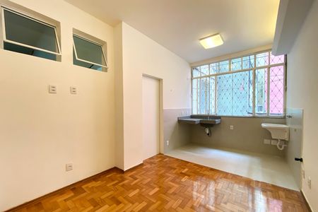 Sala de apartamento para alugar com 2 quartos, 72m² em Centro, Belo Horizonte