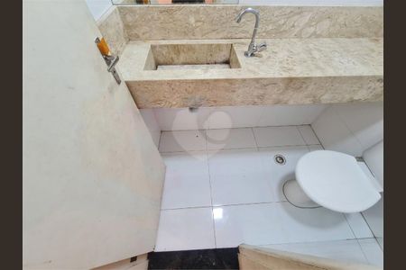 Casa à venda com 3 quartos, 300m² em Vila Granada, São Paulo