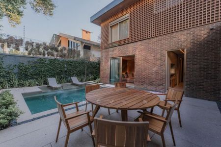 Casa à venda com 701m², 4 quartos e 4 vagas