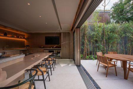 Casa à venda com 701m², 4 quartos e 4 vagas