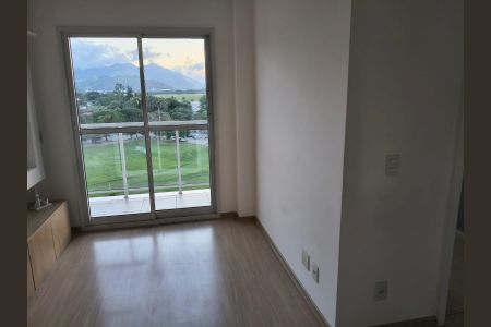 Sala de apartamento para alugar com 2 quartos, 52m² em Marechal Hermes, Rio de Janeiro