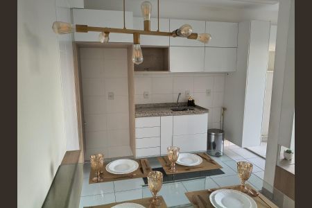 Cozinha de apartamento para alugar com 2 quartos, 52m² em Marechal Hermes, Rio de Janeiro