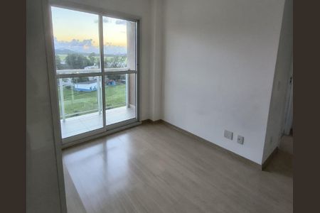 Sala de apartamento para alugar com 2 quartos, 52m² em Marechal Hermes, Rio de Janeiro