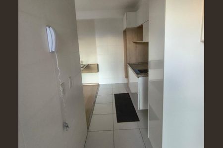 Cozinha de apartamento para alugar com 2 quartos, 52m² em Marechal Hermes, Rio de Janeiro