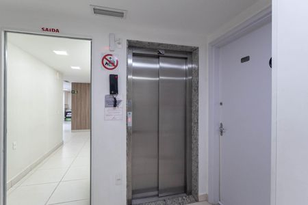 Apartamento à venda com 90m², 3 quartos e 1 vaga Apartamento à venda com 90m², 3 quartos e 1 vagaHall social