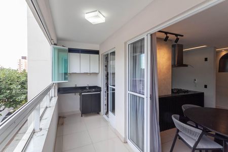 Apartamento à venda com 90m², 3 quartos e 1 vaga Apartamento à venda com 90m², 3 quartos e 1 vagaVaranda