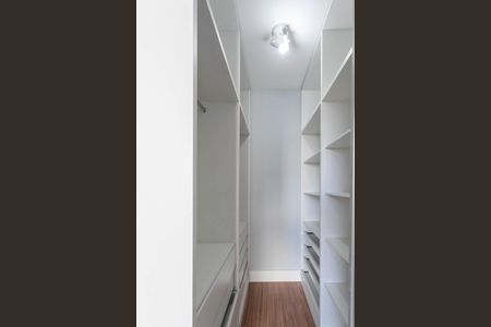 Apartamento à venda com 90m², 3 quartos e 1 vaga Apartamento à venda com 90m², 3 quartos e 1 vagaCloset da suíte