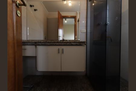 Casa de condomínio à venda com 156m², 4 quartos e 3 vagasBanheiro da Suíte 1