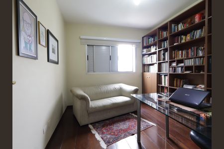 Casa de condomínio à venda com 156m², 4 quartos e 3 vagasQuarto