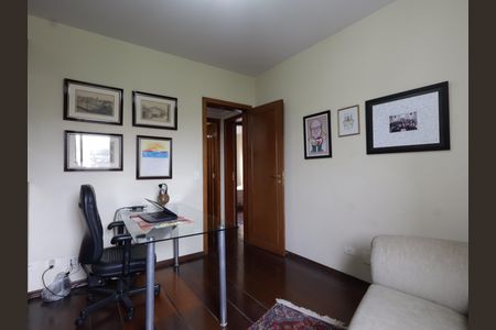 Casa de condomínio à venda com 156m², 4 quartos e 3 vagasQuarto
