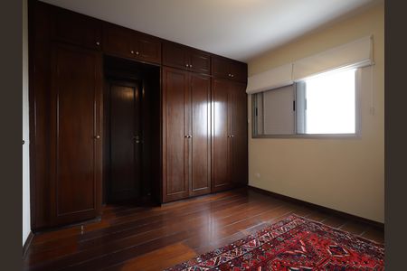 Casa de condomínio à venda com 156m², 4 quartos e 3 vagasSuíte 2