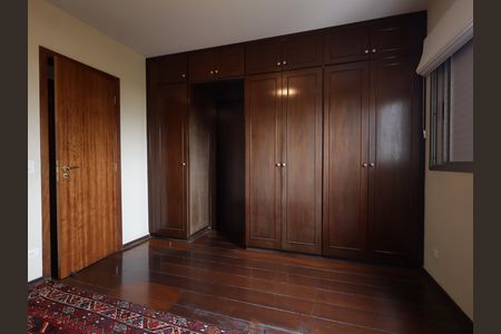 Casa de condomínio à venda com 156m², 4 quartos e 3 vagasSuíte 2
