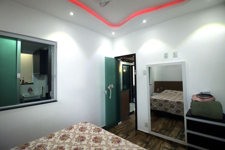 Quarto de apartamento à venda com 1 quarto, 60m² em Penha, Rio de Janeiro