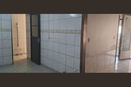 Casa para alugar com 80m², 2 quartos e 1 vaga Casa para alugar com 80m², 2 quartos e 1 vagaSala / Cozinha
