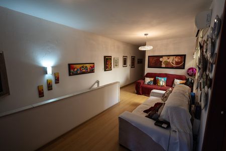 Sala de casa à venda com 3 quartos, 495m² em Santa Cecília, Porto Alegre