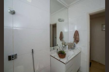 Apartamento à venda com 240m², 4 quartos e 1 vaga