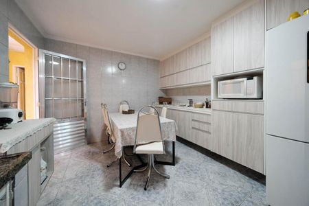 Casa à venda com 130m², 3 quartos e 2 vagasCozinha
