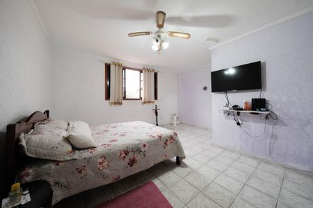 Casa à venda com 130m², 3 quartos e 2 vagasSuíte